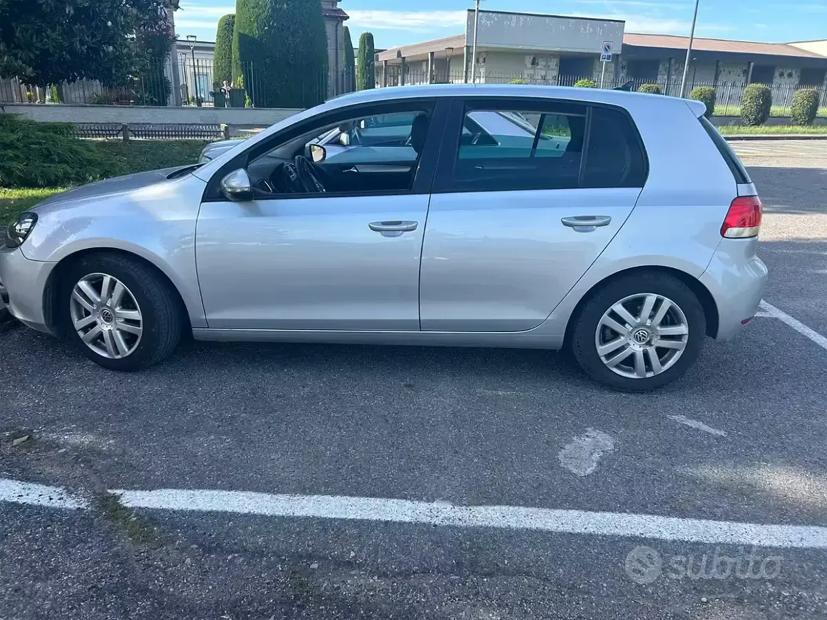 Usata VW Golf VI 105 CV (77 kW) 2011 Grigio Berlina
