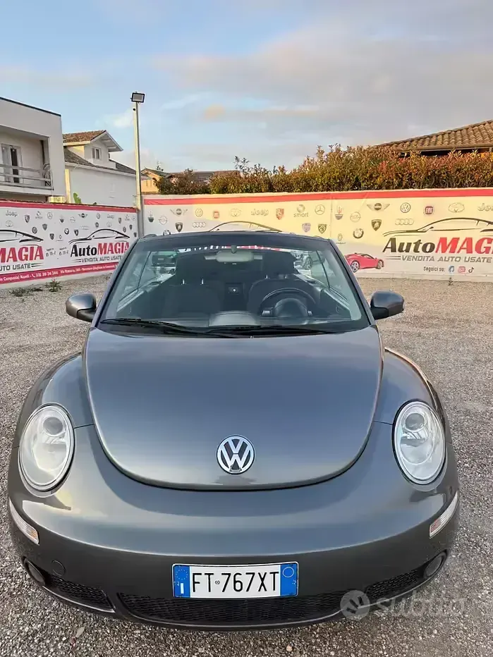 Usata VW New Beetle 105 CV (77 kW) 2006 Grigio Utilitaria