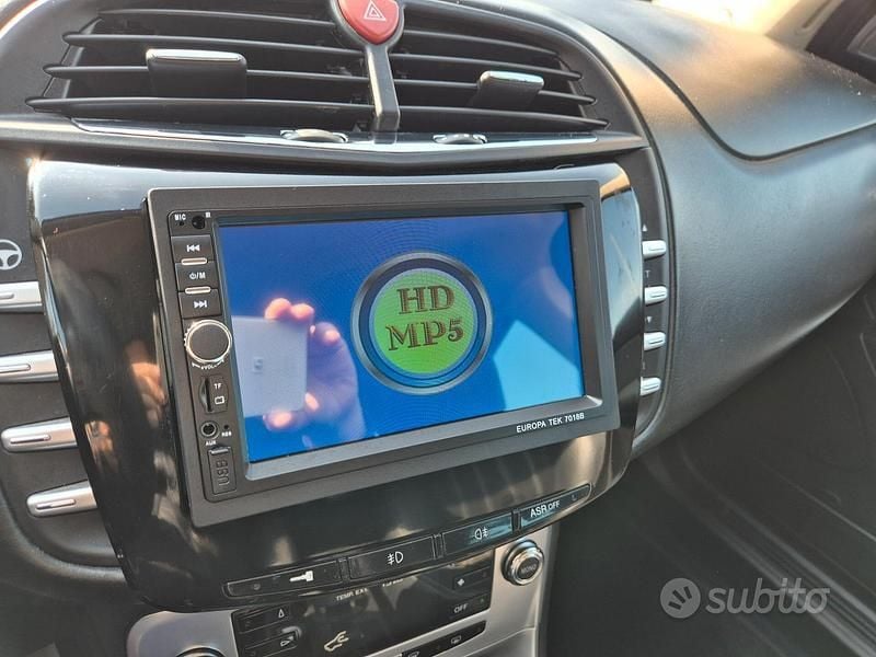 Usata Lancia Delta 120 CV (88 kW) 2013 Rosso Utilitaria