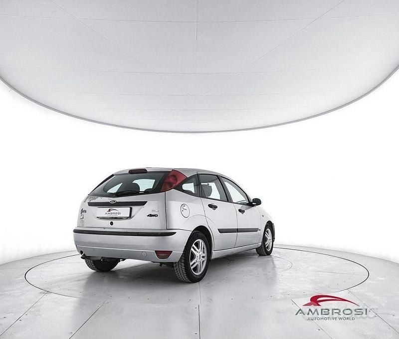 Usata Ford Focus Zetec 115 CV (84 kW) 2002 Grigio