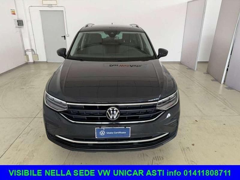 Usata VW Tiguan Life 131 CV (96 kW) 2023 Urano grey SUV