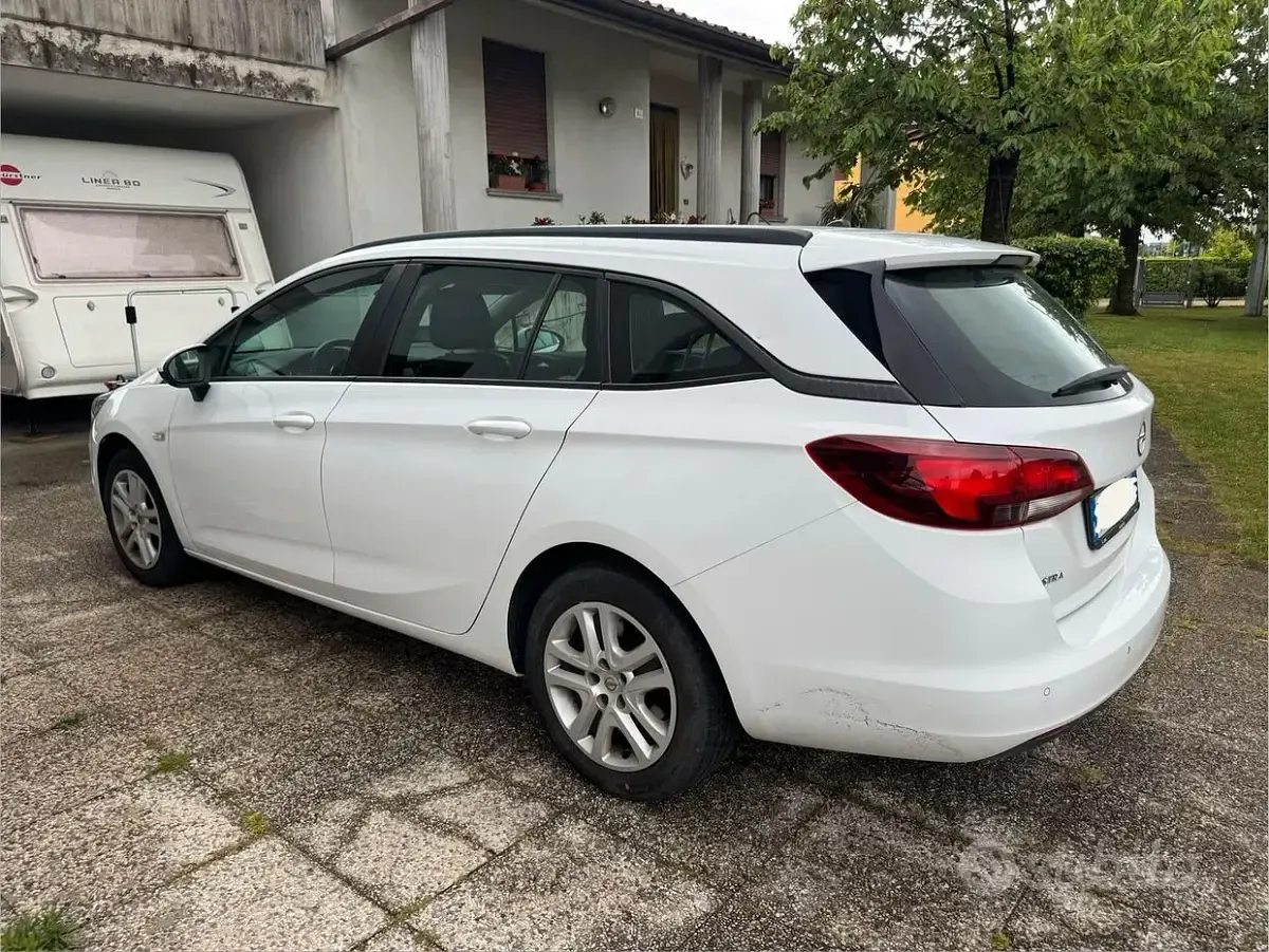 Usata Opel Astra 101 CV (74 kW) 2016 Bianco Station wagon