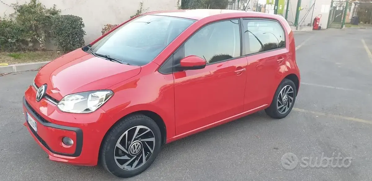 Usata VW up! Move 68 CV (50 kW) 2019 Rosso Utilitaria