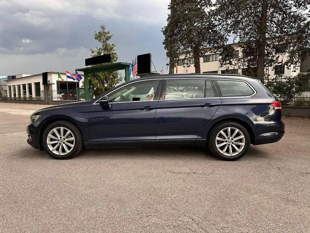 Usata VW Passat 150 CV (110 kW) 2017 Blu/azzurro Station wagon