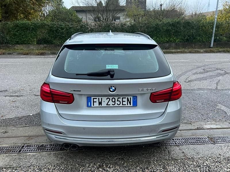 Usata BMW 320 Luxury Line 190 CV (139 kW) 2019 Argento Station wagon