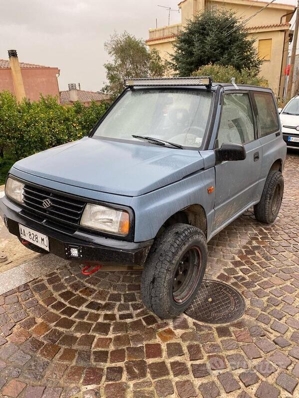 Usato 1996 Suzuki Vitara Benzin (4.000 €)
