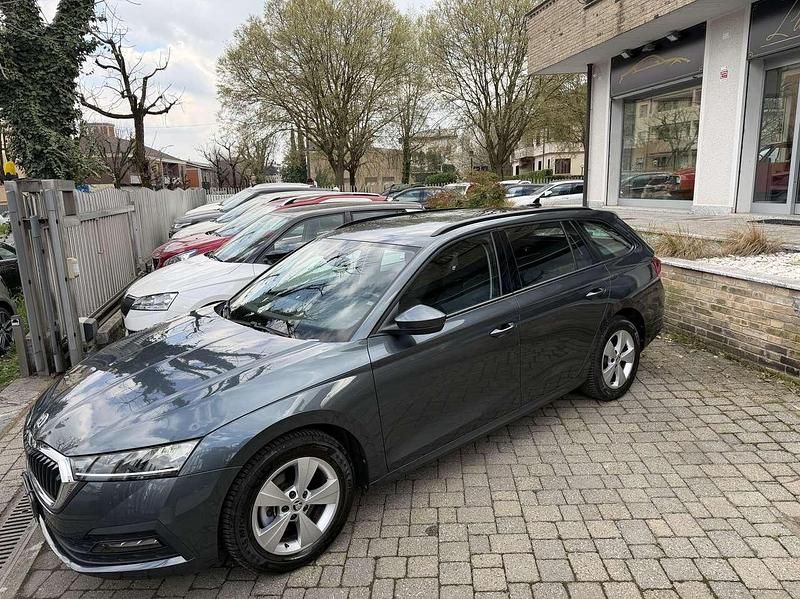 Usata Skoda Octavia 116 CV (85 kW) 2021 Argento Station wagon