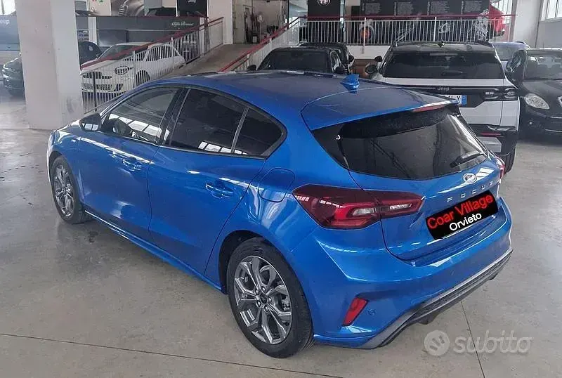 Usata Ford Focus ST-Line 125 CV (91 kW) 2023 Bluazzurro Berlina