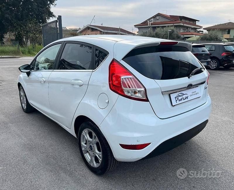 Usata Ford Fiesta Titanium 95 CV (69 kW) 2017 Bianco Berlina
