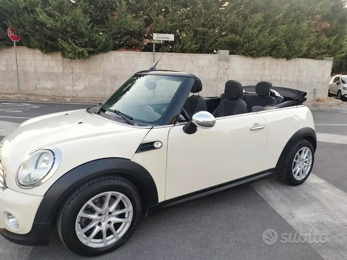 Usata Mini Cooper Cabriolet 98 CV (72 kW) 2011 Beige Cabrio