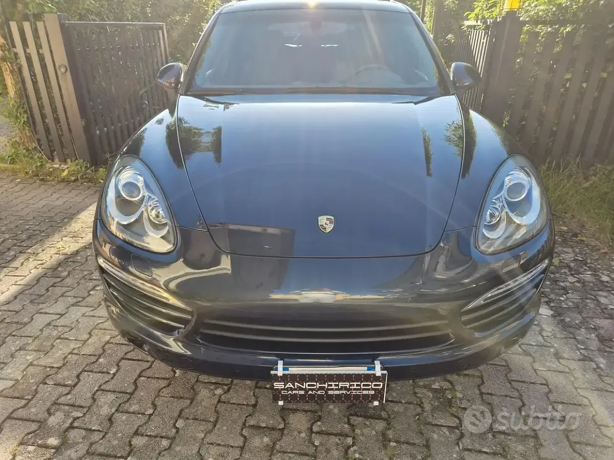 Usata Porsche Cayenne 245 CV (180 kW) 2011 Blu SUV