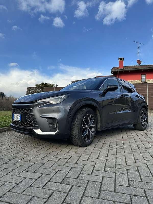 Usata Lexus LBX 91 CV (66 kW) 2024 Grigio SUV