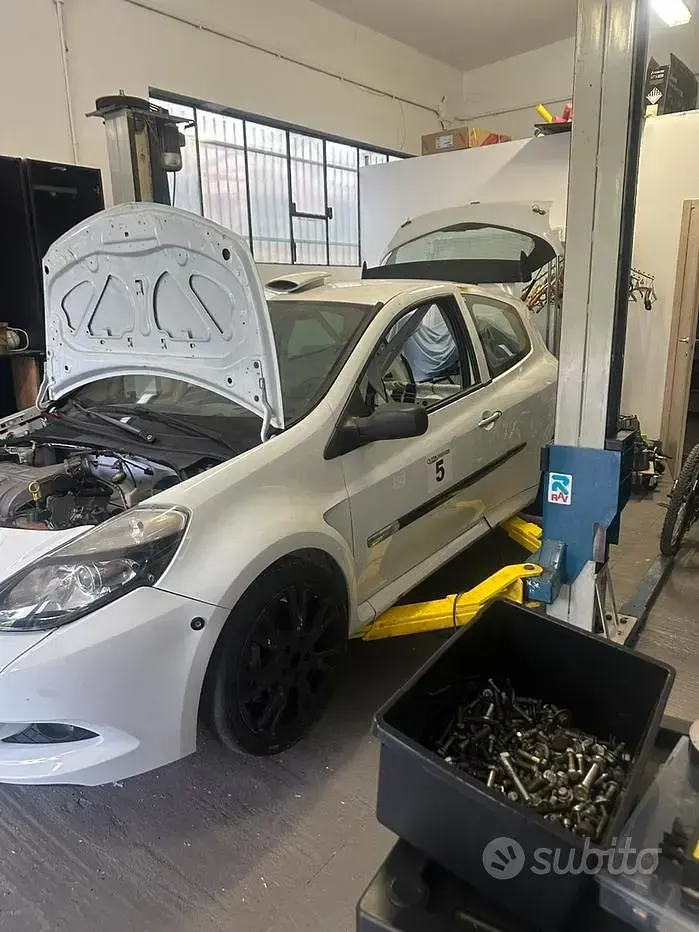 Usata Renault Clio 200 CV (147 kW) 2014 Bianco