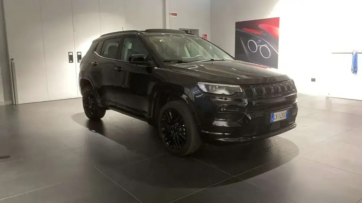 Usata Jeep Compass Summit 131 CV (96 kW) 2025 Nero SUV