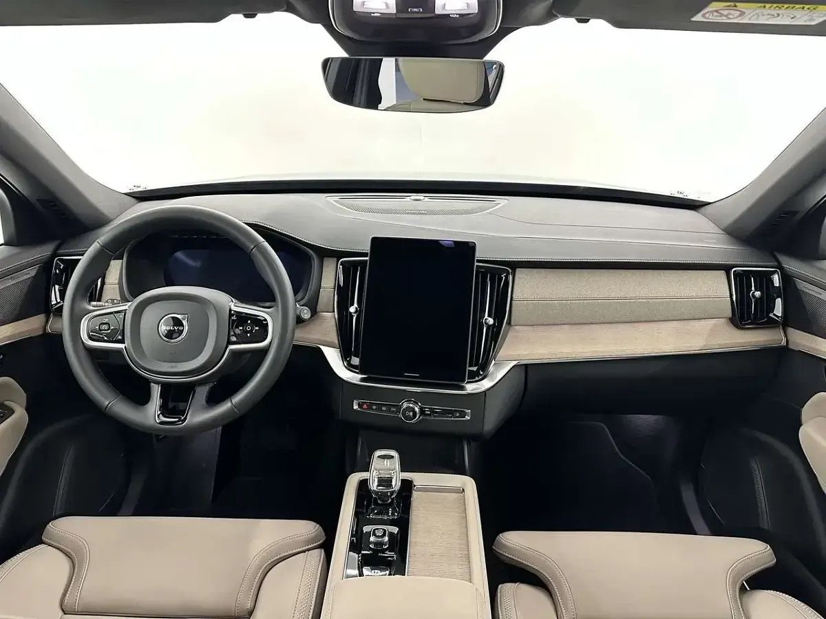 Usata Volvo XC90 Plus 250 CV (183 kW) 2025 Blu/azzurro SUV