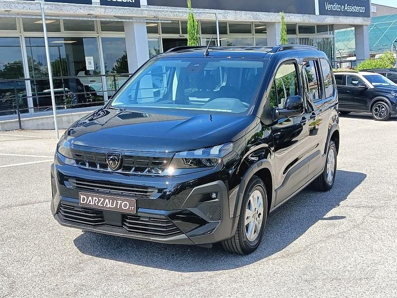 Nero perla metallizzato Nuova 2025 Peugeot Rifter Allure Monovolume | 28.900 € (Cara) - Immagine 1/4