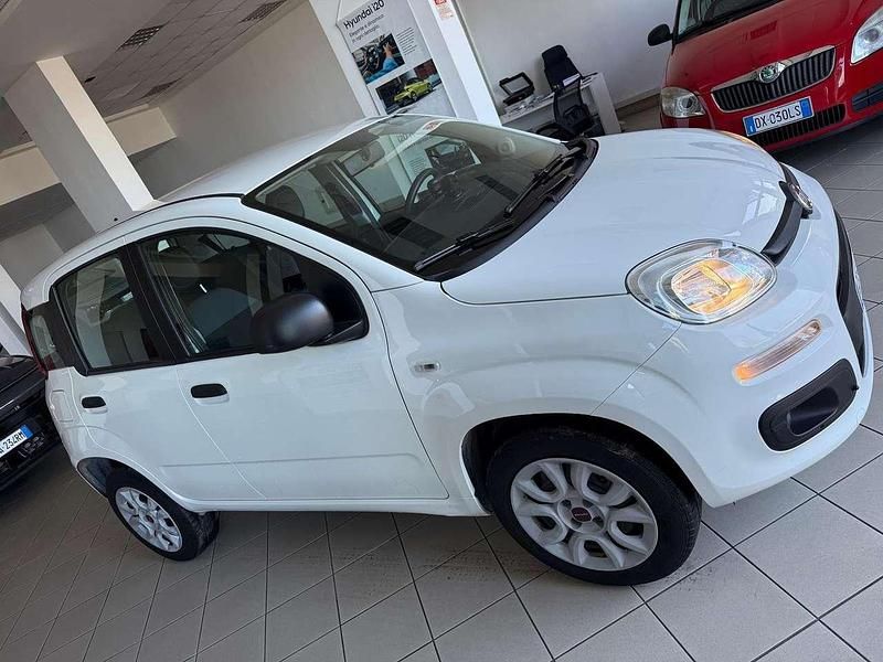 Usata Fiat Panda Lounge 71 CV (52 kW) 2020 Bianco Utilitaria