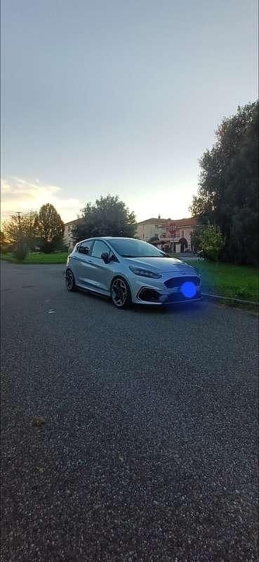 Usata 2019 Ford Fiesta ST Tre volumi | 15.000 € (Ottimo prezzo) - Immagine 1/4