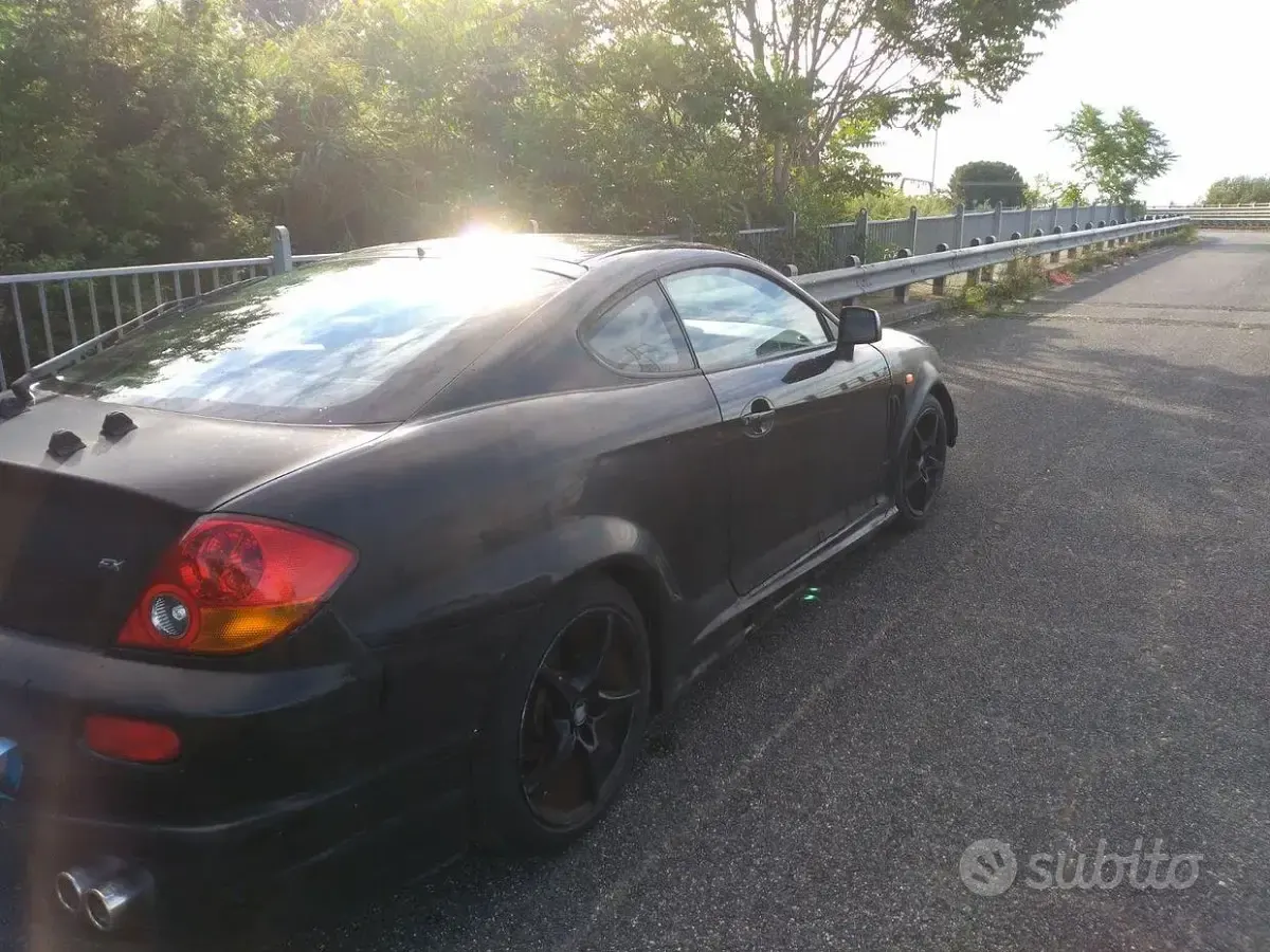 Usata Hyundai Coupé 138 CV (101 kW) 2004 Nero Coupé