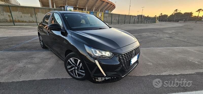 Usata Peugeot 208 68 CV (50 kW) 2023 Nero Utilitaria