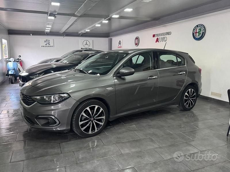 Usata Fiat Tipo Lounge 120 CV (88 kW) 2018 Blu Berlina