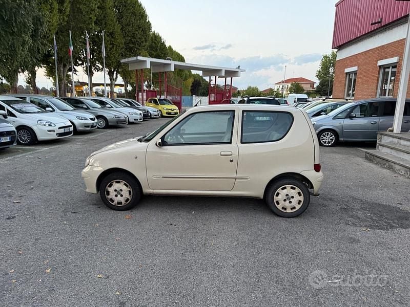 Usata Fiat 600 Anniversary 54 CV (39 kW) 2007 Beige Berlina