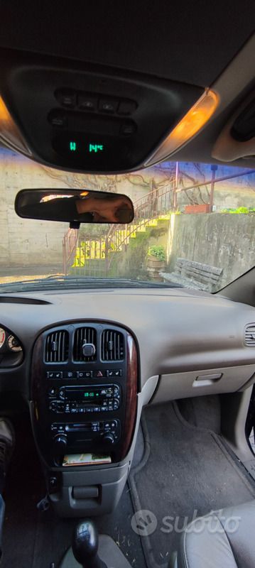 Blu Usata 2003 Chrysler Voyager Monovolume | 4000 € (Molto cara) - Immagine 1/4