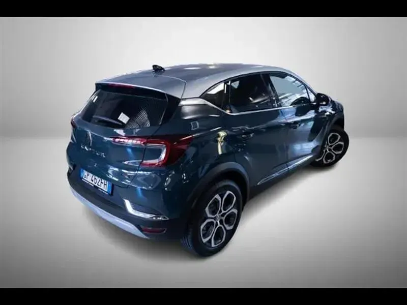Usata Renault Captur Engineered 160 CV (117 kW) 2023 Grigio chiaro SUV