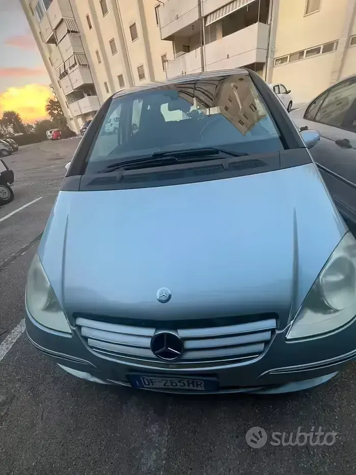 Usata Mercedes A180 Elegance 109 CV (80 kW) 2007 Grigio Monovolume