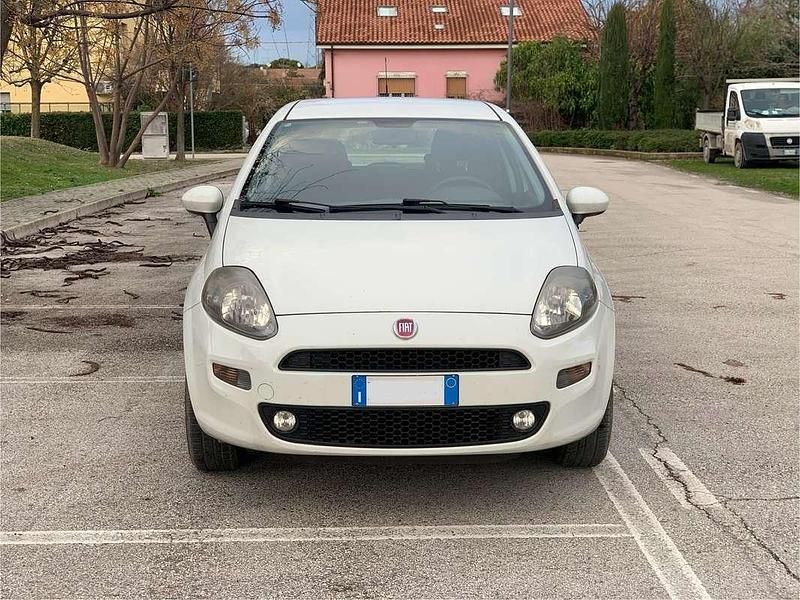 Usata Fiat Punto Lounge 77 CV (56 kW) 2016 Utilitaria