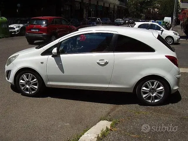 Usata Opel Corsa 86 CV (63 kW) 2012 Bianco Utilitaria