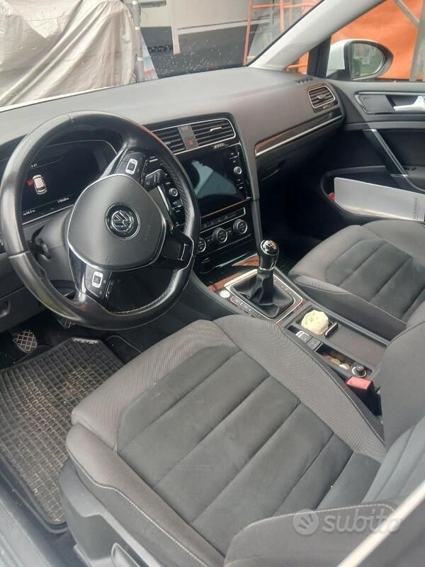 Usata VW Golf VII 115 CV (84 kW) 2018 Bianco Utilitaria