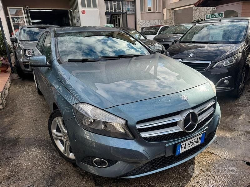Usata Mercedes A180 109 CV (80 kW) 2013 Blu Berlina