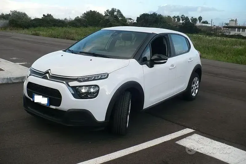 Usata Citroën C3 Feel 102 CV (75 kW) 2022 Marrone Utilitaria