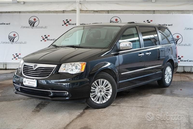 Usata Lancia Voyager Platinum 177 CV (130 kW) 2014 Nero Monovolume