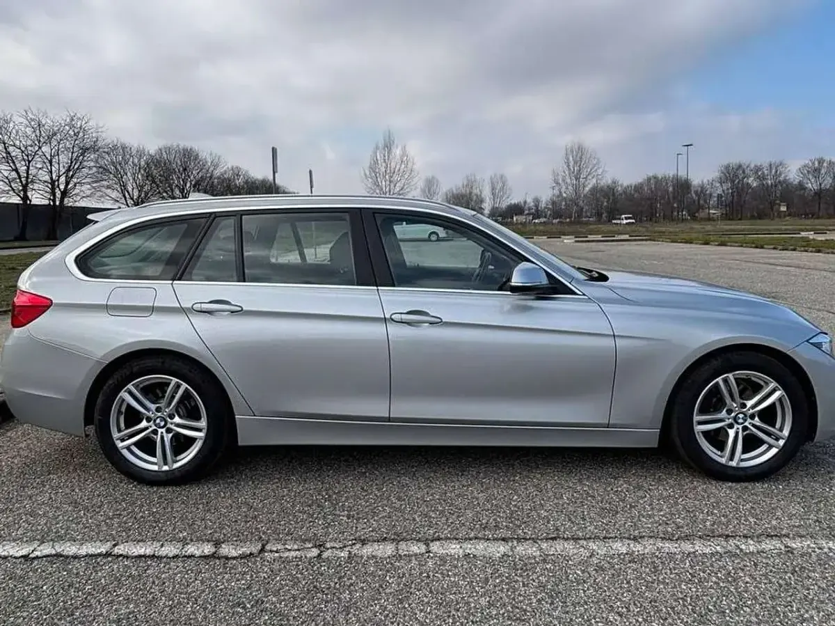Usata BMW 318 150 CV (110 kW) 2019 Argento Station wagon