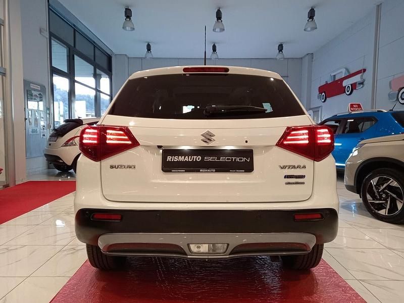 Usata Suzuki Vitara 101 CV (74 kW) 2022 Bianco SUV