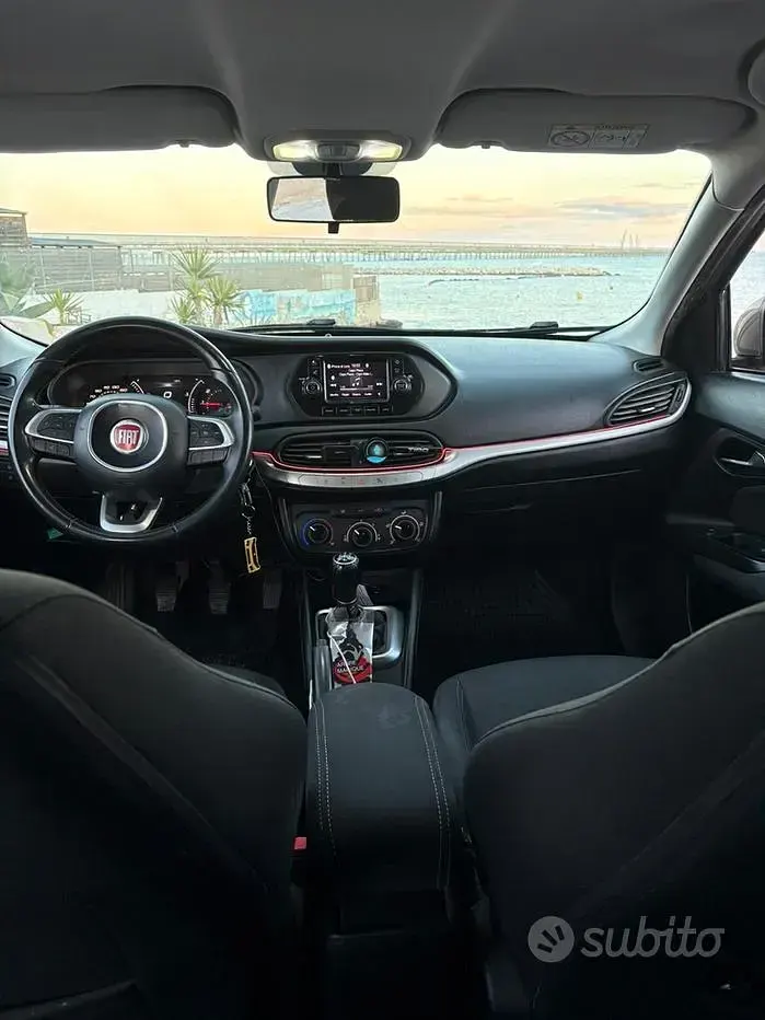 Usata Fiat Tipo 95 CV (69 kW) 2017 Marrone Berlina