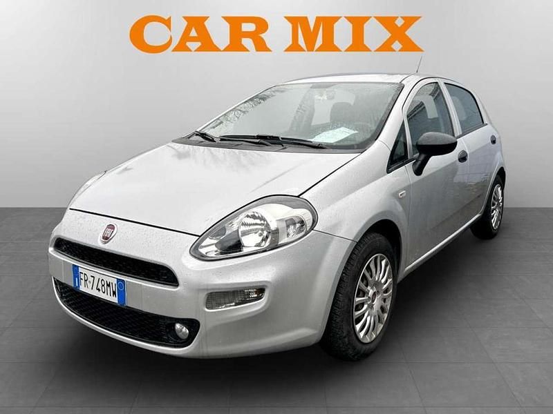 Usata Fiat Punto Street 69 CV (50 kW) 2018 Argento brillante Berlina