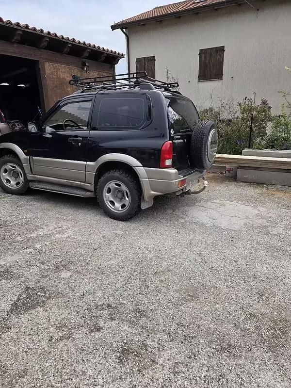 Usata Suzuki Vitara 94 CV (69 kW) 2002 Nero SUV