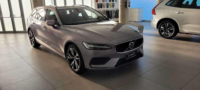 Nuova Volvo V60 Core 197 CV (144 kW) 2026 Aurora silver Station wagon