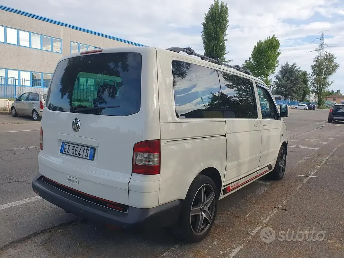 Usata VW Multivan 174 CV (127 kW) 2005 Bianco Monovolume
