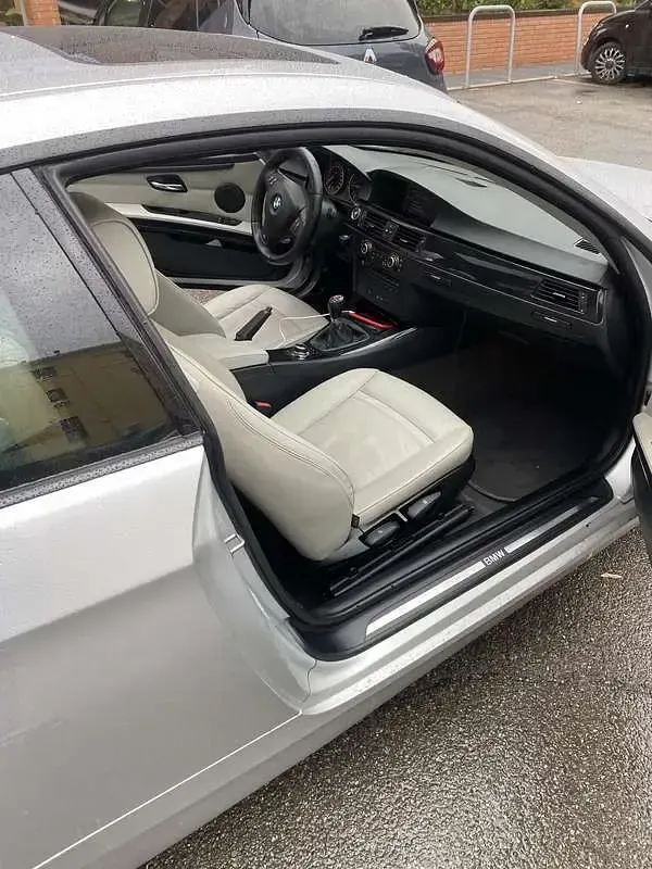 Usata BMW 320 Lifestyle 177 CV (130 kW) 2010 Berlina
