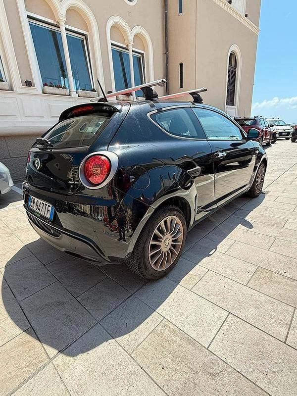 Second-hand Alfa Romeo MiTo 85 CP (62 kW) 2013 Negru Hatchback