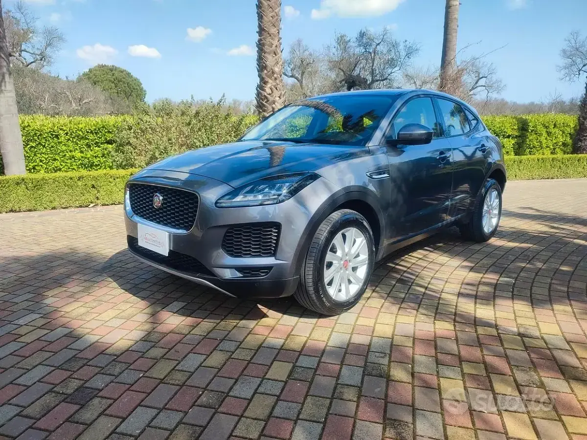 Usata Jaguar E-Pace R-Dynamic 150 CV (110 kW) 2019 Grigio SUV