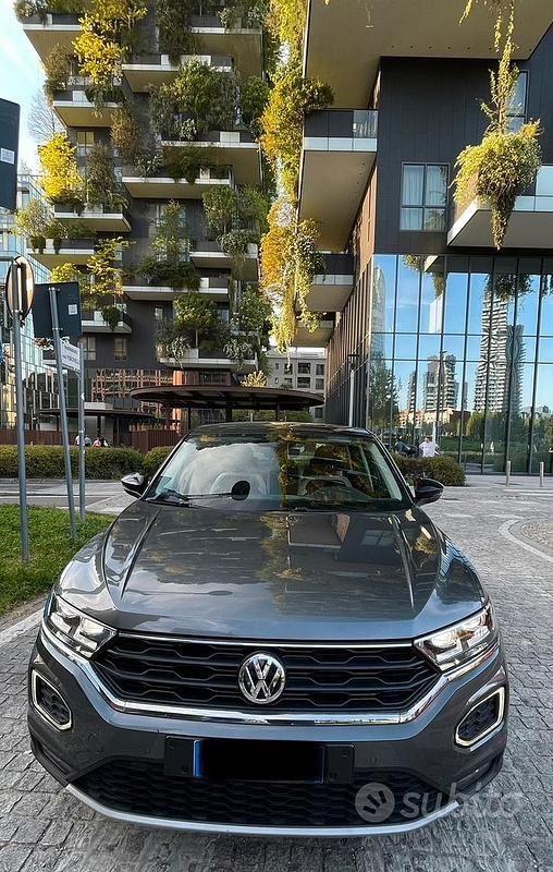 Usata VW T-Roc Advance 116 CV (85 kW) 2020 Grigio SUV