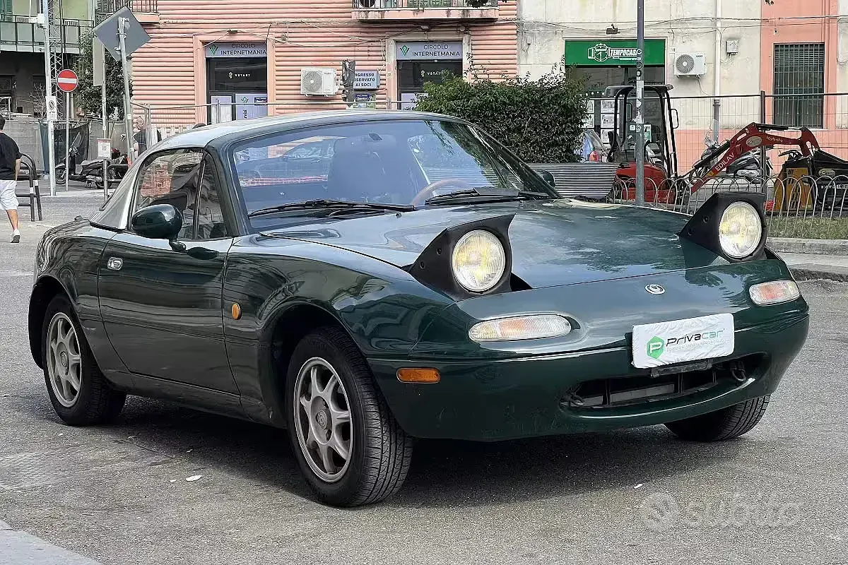 Usata Mazda MX5 90 CV (66 kW) 1996 Verde Cabrio