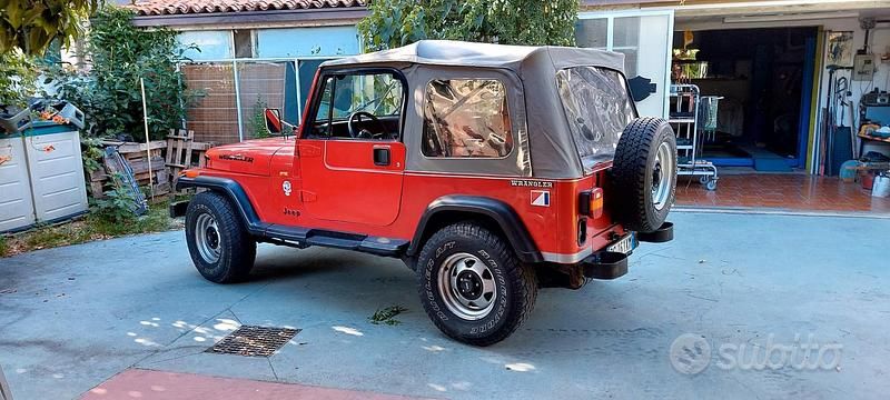 Usata Jeep Wrangler 1990 Rosso SUV