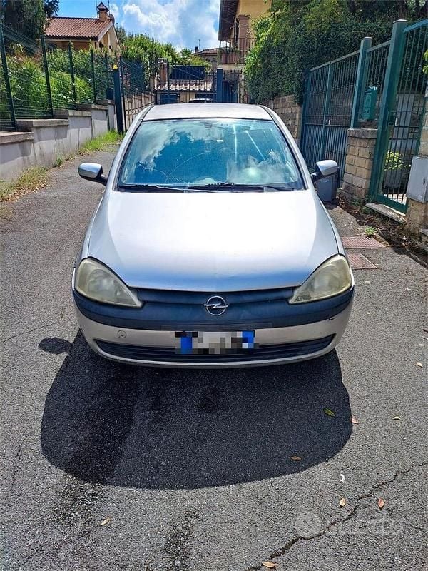 Usata 2002 Opel Corsa Comfort Tre volumi | 600 € (Super prezzo) - Immagine 1/4