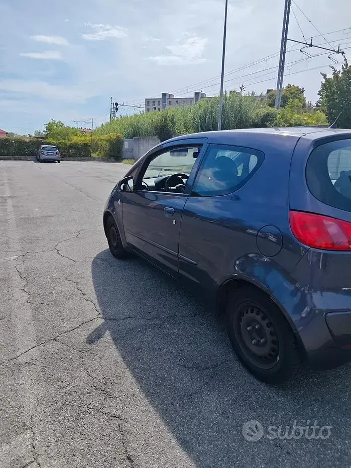 Usata Mitsubishi Colt 75 CV (55 kW) 2006 Grigio Utilitaria